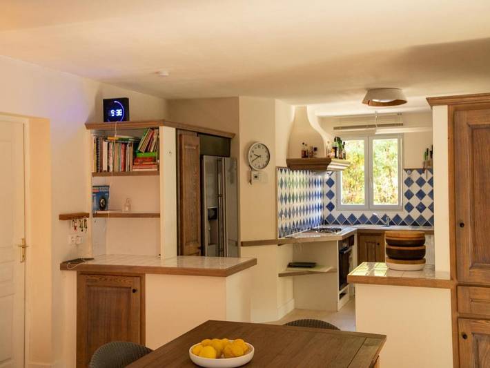 Location de vacances pour 7 personnes, avec jardin ainsi que terrasse et piscine à Les Salelles - 3