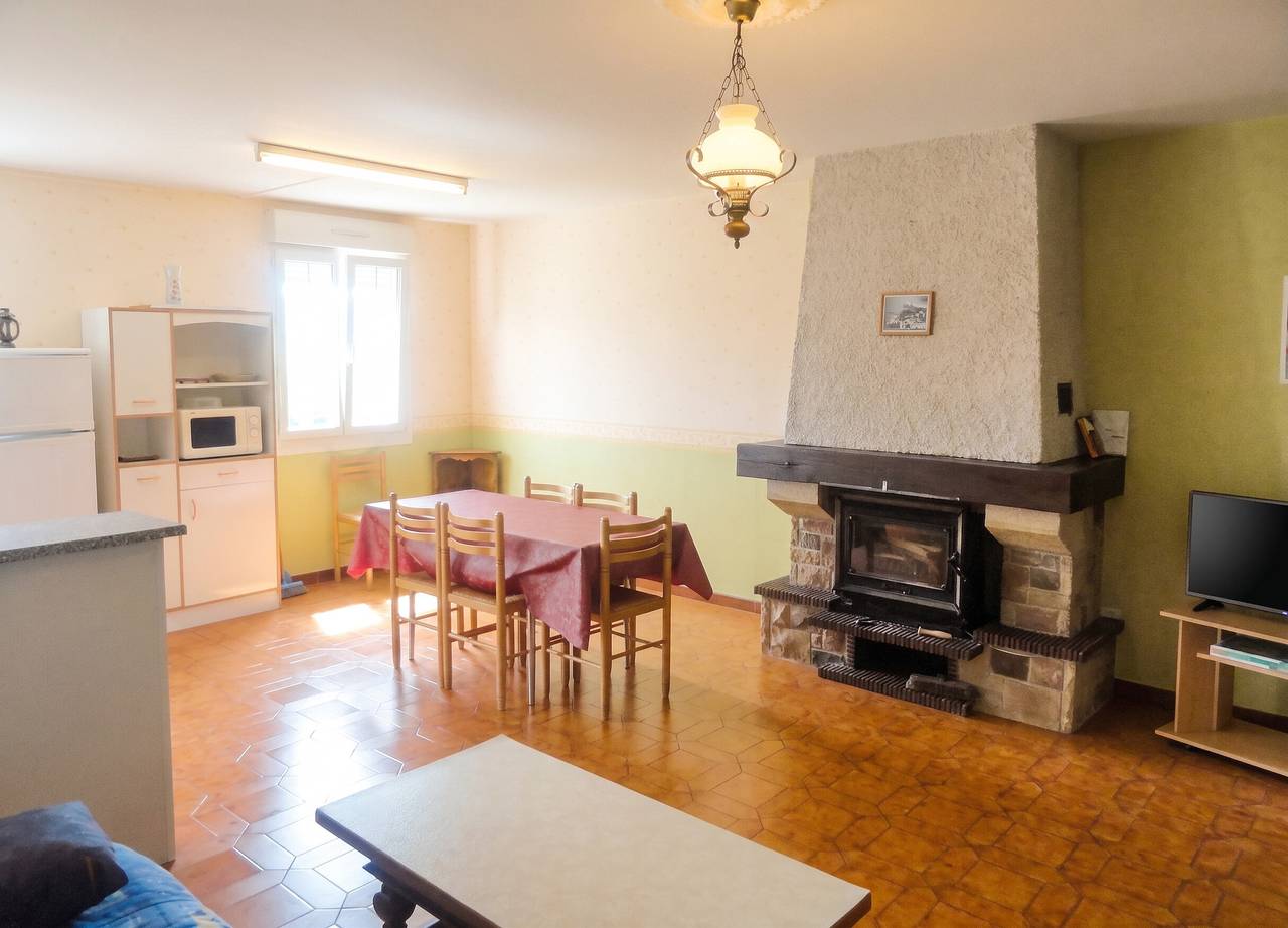 Casa encantadora en Saint-Laurent-la-Roche con jardín vallado in La Chailleuse, Jura Francais