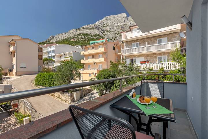 Apartament wakacyjny dla 4 osób, z balkon/ taras w Riwiera Makarska