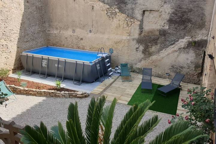 Location de vacances pour 7 personnes, avec Terrasse à Saint-Pons-la-Calm