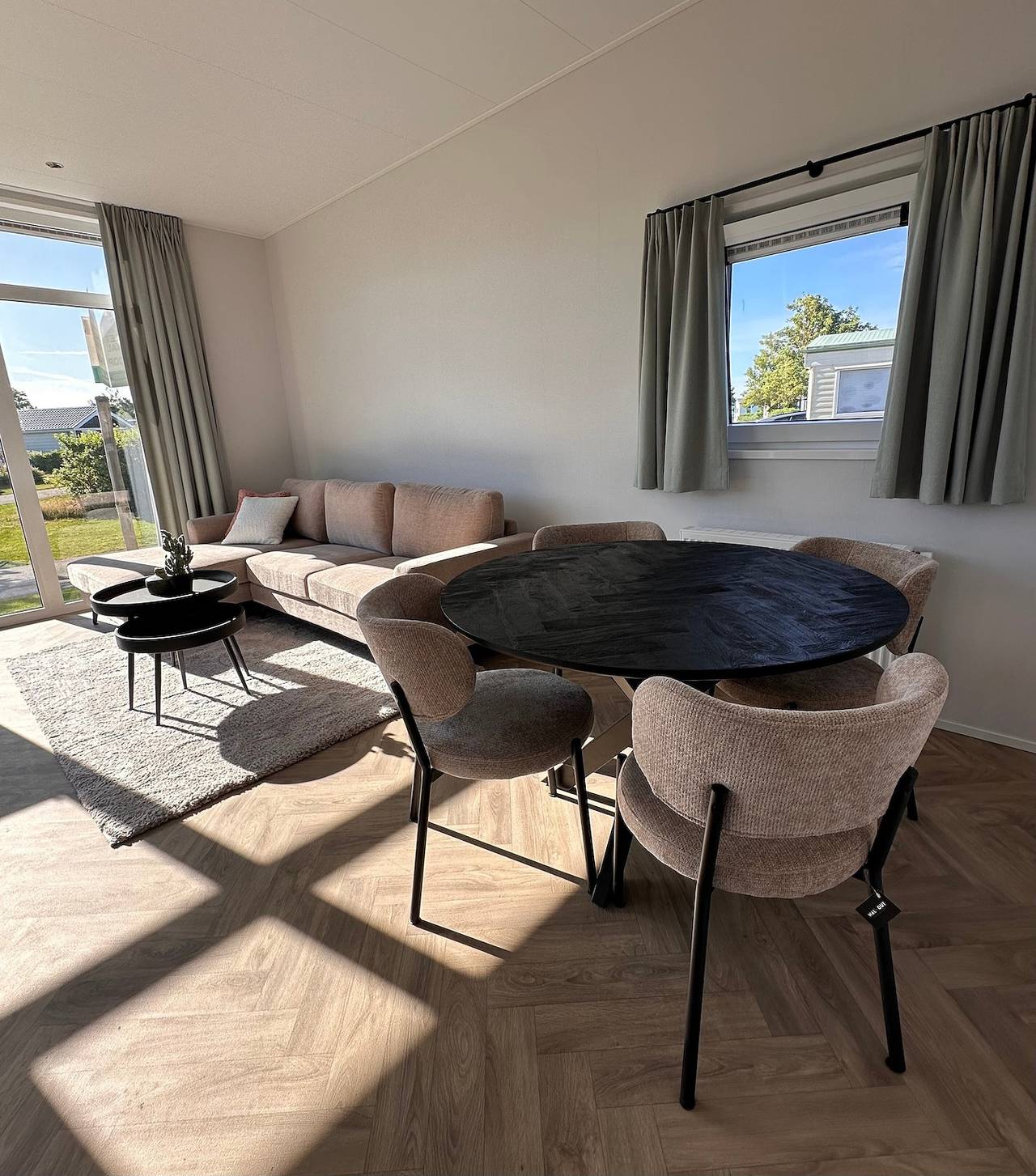 Chalet 'Arcabo Beachhouse' mit privater Terrasse, Garten und Wlan in Scharendijke, Zeeuwse Kust
