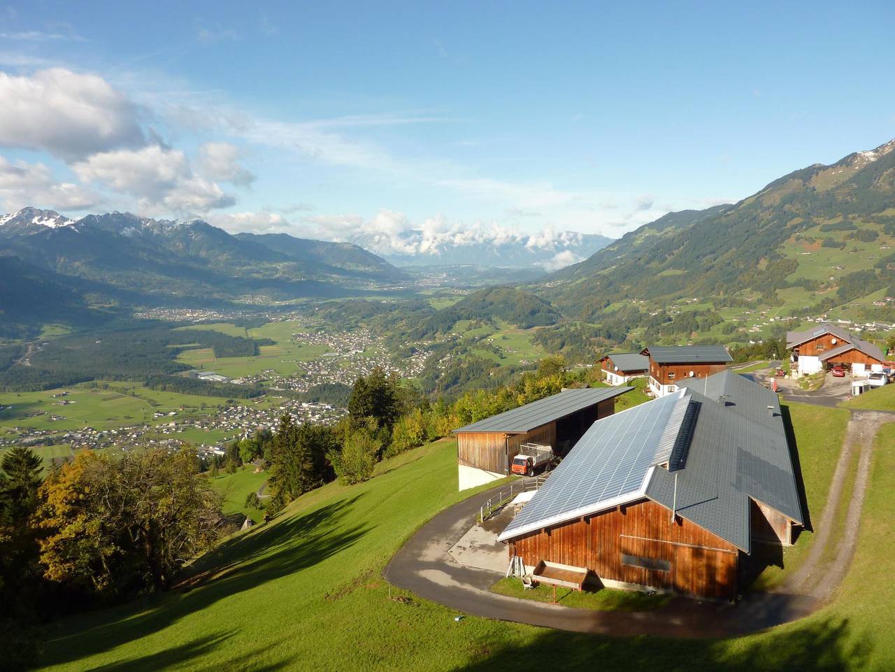 Ganze Ferienwohnung, Berghof Burtscher - Panoramablick in Ludesch, Lechquellengebirge