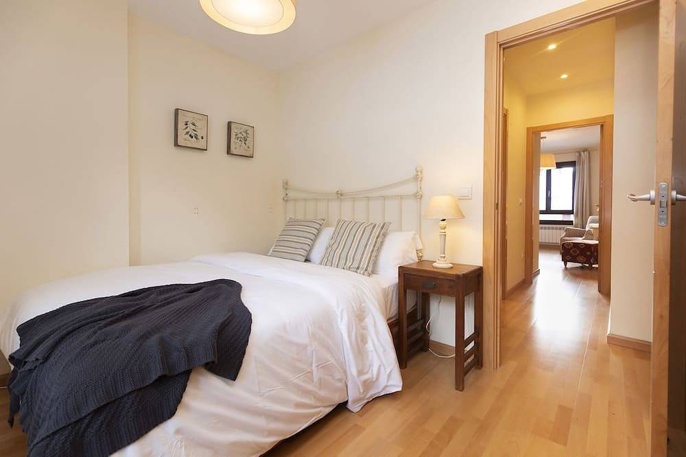 Entire apartment, Cumbre del Sarrio by Bevalle in Panticosa, Spanish Pyrenees