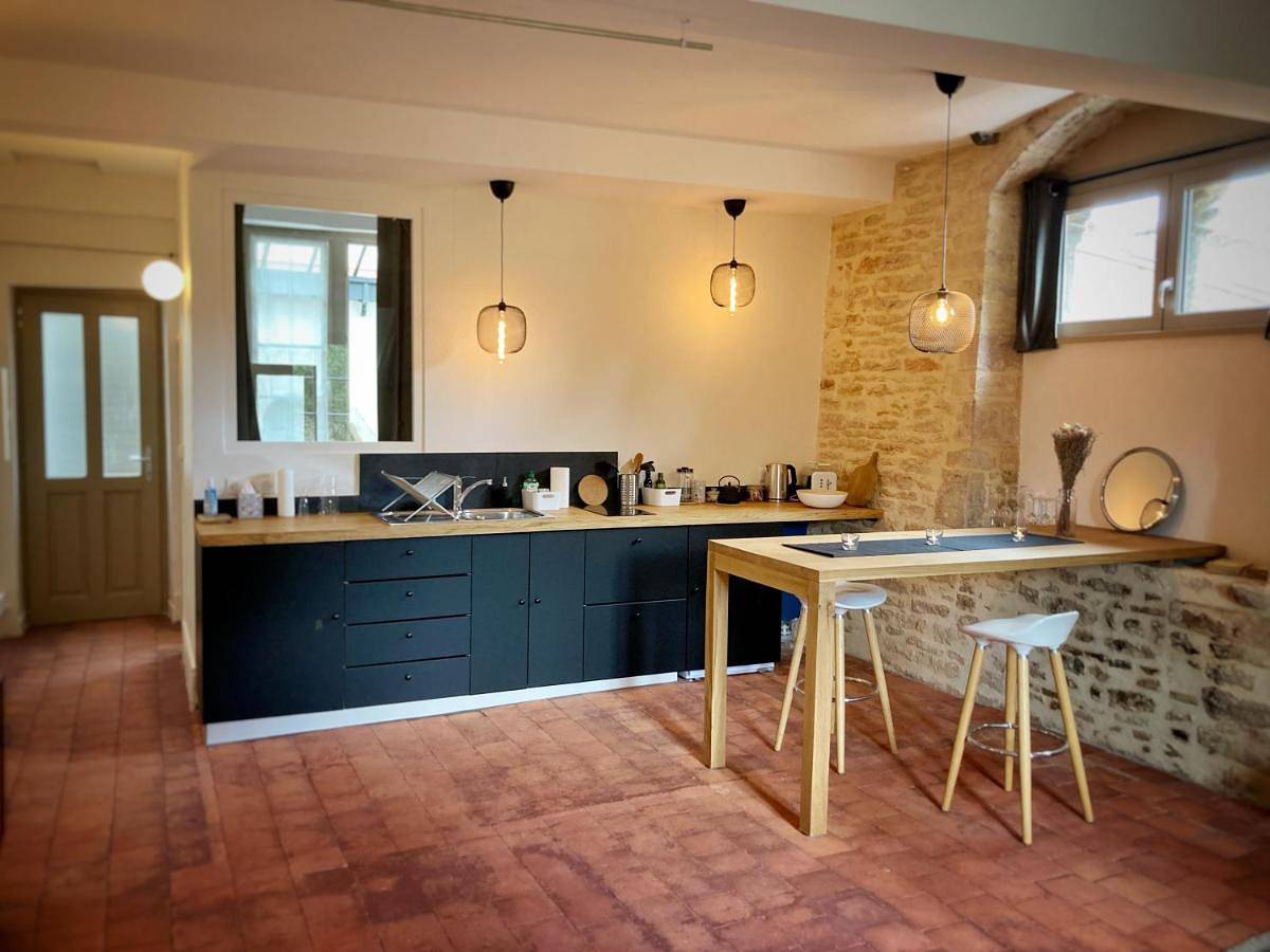 Appartement entier, One-Bedroom Apartment in Cluny, Région de Mâcon