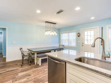 Vacation House for 8 Guests in Gulf Resort Beach, Emerald Coast, Picture 3