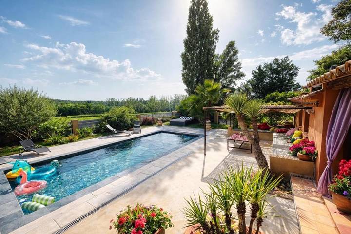 Villa for 9 people, with view and pool as well as garden - 1