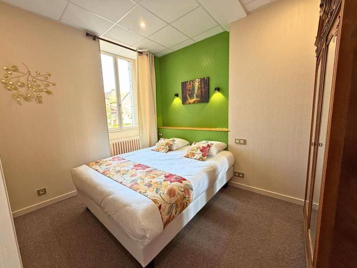 Hôtel pour 4 personnes, avec terrasse et jardin, animaux acceptés à Châteauneuf (Côte-d'Or) - 2