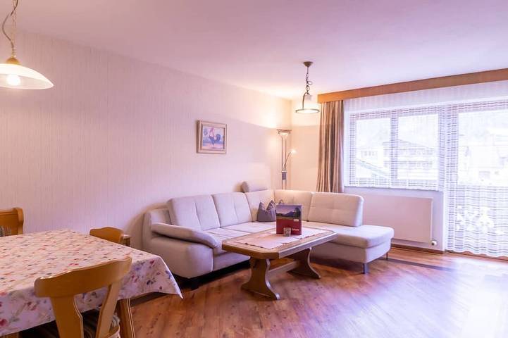 Ferienwohnung für 2 Personen, mit Sauna und Garten sowie Balkon in Grän