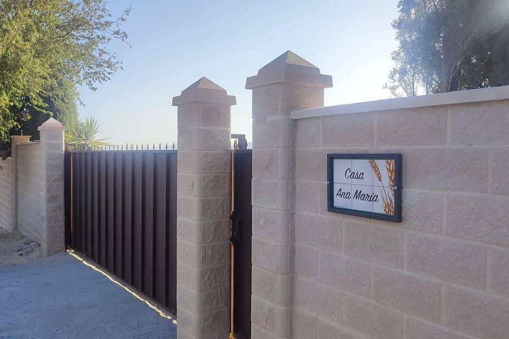 House Ana Maria Disconnection In The Mountain With Incredible Views. Private Swimming Pool. in Antequera, Province de Málaga