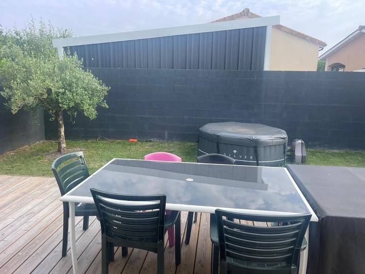 Location de vacances pour 6 personnes, avec terrasse et jardin à Cussac-Fort-Médoc - 2
