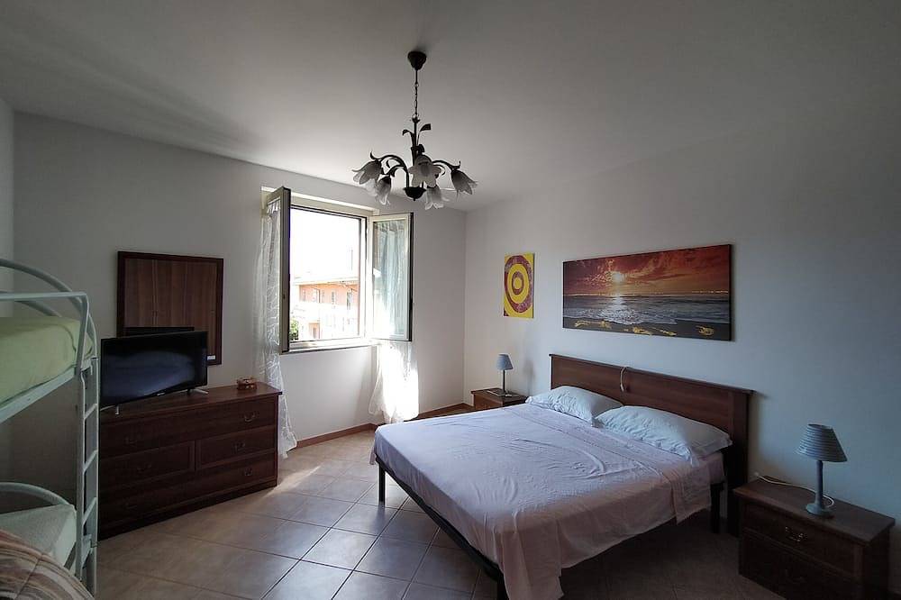 Apartamento entero, Apartment in Marta on Lake Bolsena in Marta, Lago de Bolsena