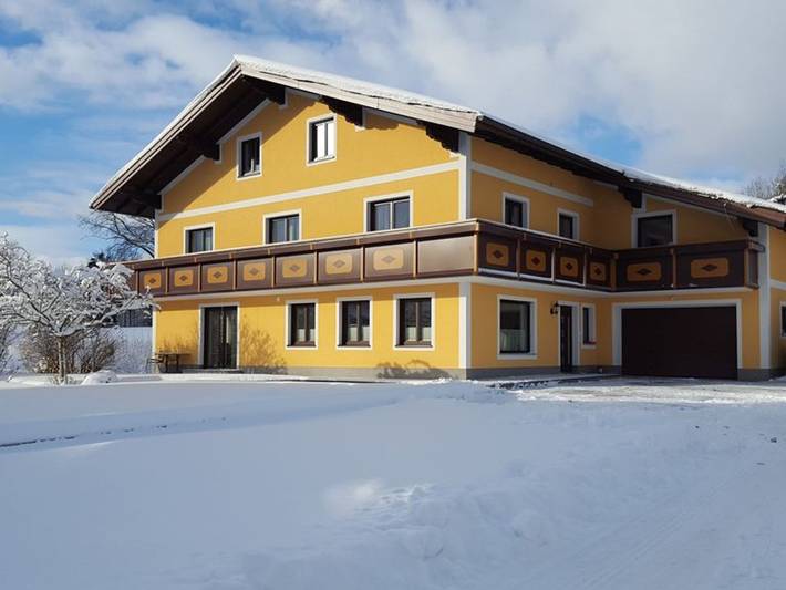 Ferienwohnung für 5 Personen, mit Balkon und Garten, kinderfreundlich am Mondsee