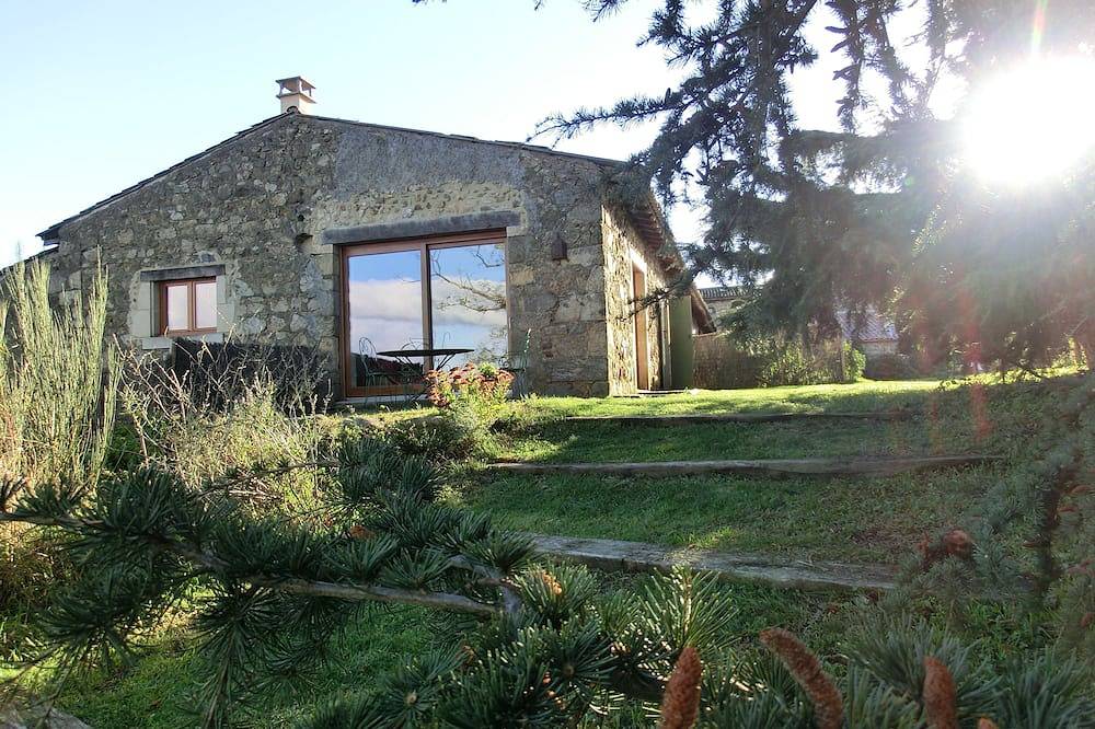 Gîte 3 étoiles la Ferme de Gurin (Les cèdres) in Peaugres, Région de Tournon-sur-Rhône