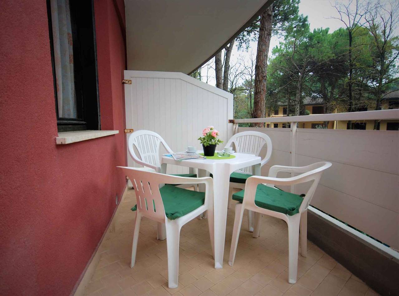 Entire holiday apartment, Holiday apartment with balcony and pool  in Lignano Riviera, Lignano Sabbiadoro