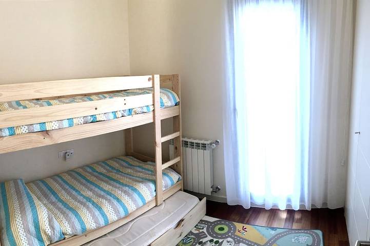 Location de vacances pour 8 personnes, avec terrasse et piscine à Sabiñánigo - 4