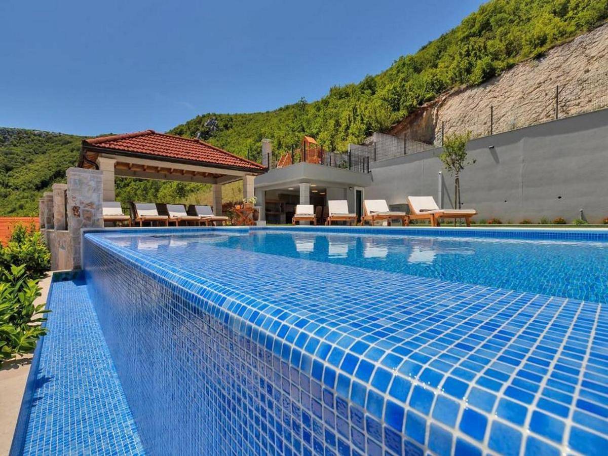 Villa Finca Lazeta in Makarska Riviera