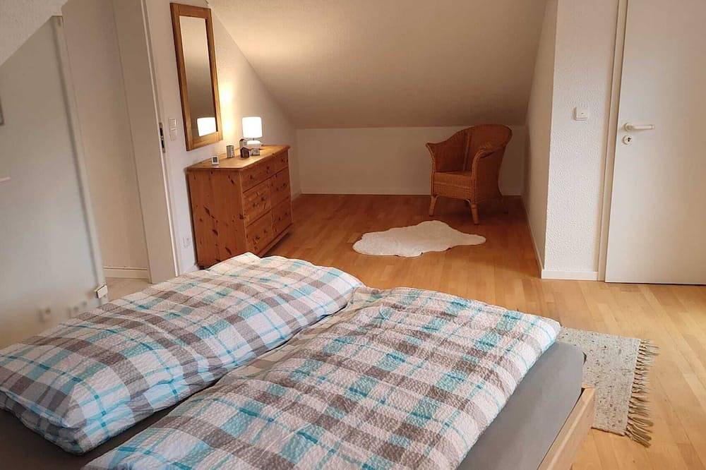 Ganze Wohnung, Möbilierte renovierte Ferienwohnung (70qm) mit Balkon in Hofheim in Unterfranken, Landkreis Haßberge