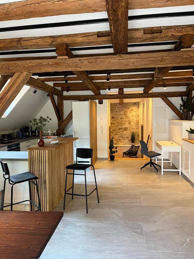 Ferienwohnung für 6 Personen, mit Terrasse und Garten sowie Ausblick in Iphofen