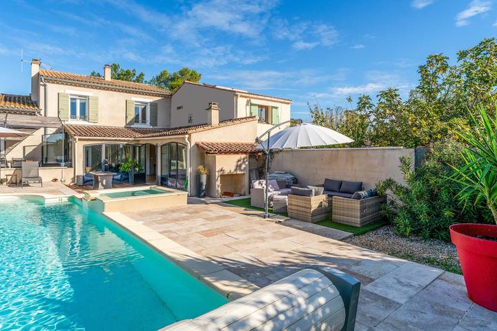 Maison de vacances pour 8 personnes, avec Jacuzzi et Jardin à Sarrians