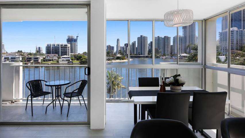 Vacation apartment for 4 people, with pool and balcony/terrace in Surfers Paradise