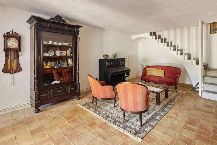 Location de vacances pour 13 personnes, avec piscine ainsi que vue et terrasse à Cassà de la Selva - 3