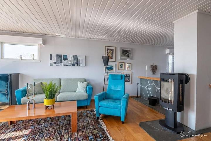 Location de vacances pour 8 personnes, avec jardin et vue, adapté aux familles dans Henningsvær - 4