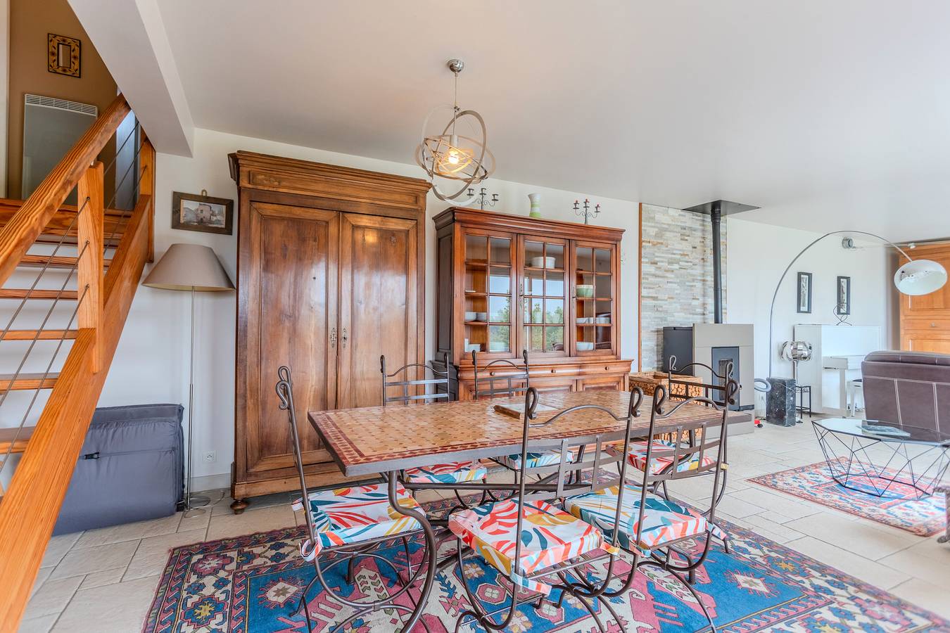 Maison de Vacances 'Gîte Gousseau' avec Vue sur la Montagne, Terrasse Privée et Wi-Fi in Buzy, Béarn