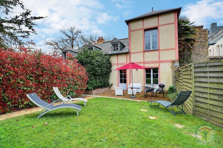 Maison de vacances pour 3 personnes, avec jardin à Saint-Méloir-des-Ondes