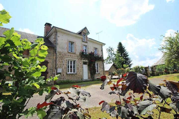 Gîte pour 6 personnes, avec terrasse à Nedde - 4