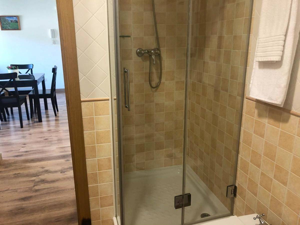 Apartamento entero, Apartamento de vacaciones para 6 personas con jardín in Real Sitio de San Ildefonso, Provincia de Segovia
