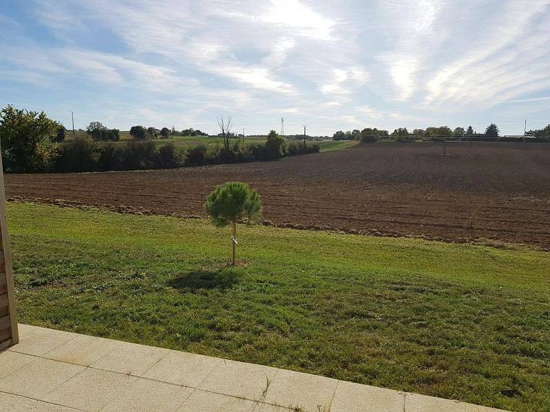 Appartement entier, Two-Bedroom Apartment in Jonzac, Région de Jonzac