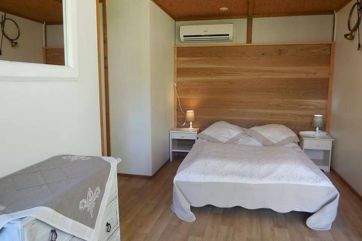 Gîte pour 4 personnes, avec jacuzzi ainsi que piscine et jardin à Valojoulx - 2