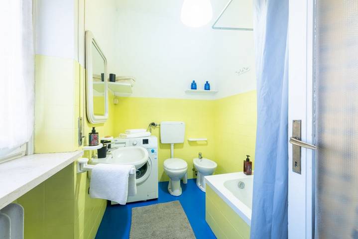 Appartamento intero, Guesthost - Santa Croce Cozy Flat with Balcony in Parma, Provincia di Parma