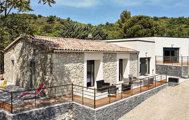 Gîte pour 10 personnes, avec jardin ainsi que terrasse et piscine, animaux acceptés dans Alissas