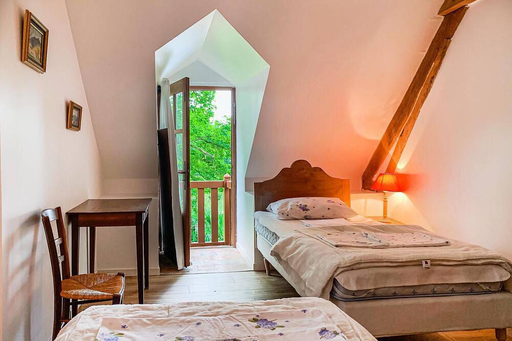 Superbe maison de 5 chambres à Luche. in Luché-Pringé, Sarthe