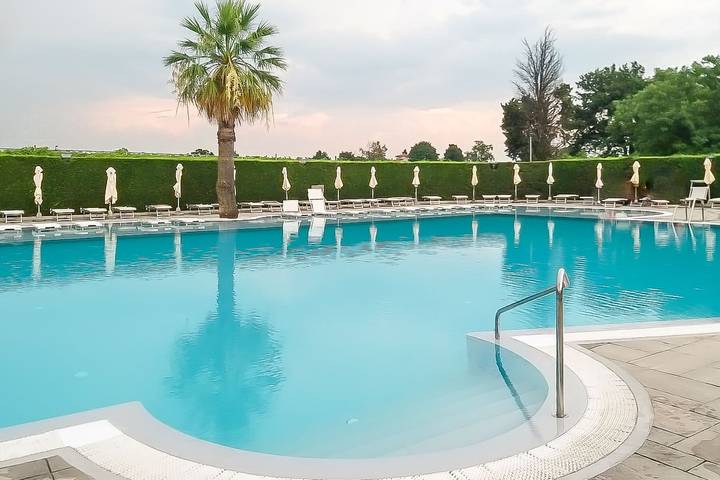 Location de vacances pour 4 personnes, avec piscine et terrasse, animaux acceptés à Lazise - 2