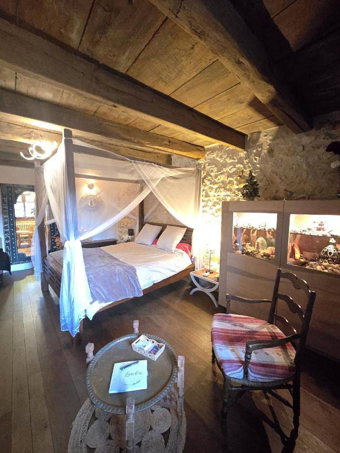 Chambre d’hôte pour 4 personnes, avec Terrasse ainsi que Jardin et Vue à Contrevoz