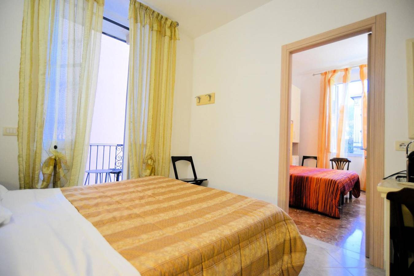 Zimmer 'Agata Levanto' mit Balkon, Wi-Fi und Klimaanlage in Levanto, Levanto Kommune