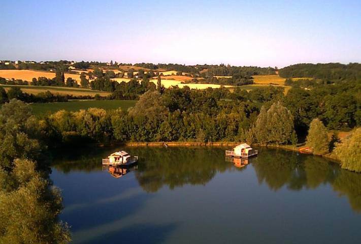 Gîte pour 4 personnes, avec terrasse et jardin à Douzains - 2