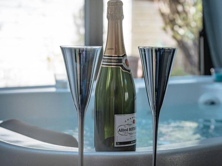 Maison d’hôte pour 2 personnes, avec vue ainsi que jardin et sauna à Dinan - 2