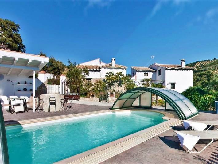 Ferienhaus für 11 Personen, mit Balkon/Terrasse und Terrasse sowie Whirlpool und Garten
