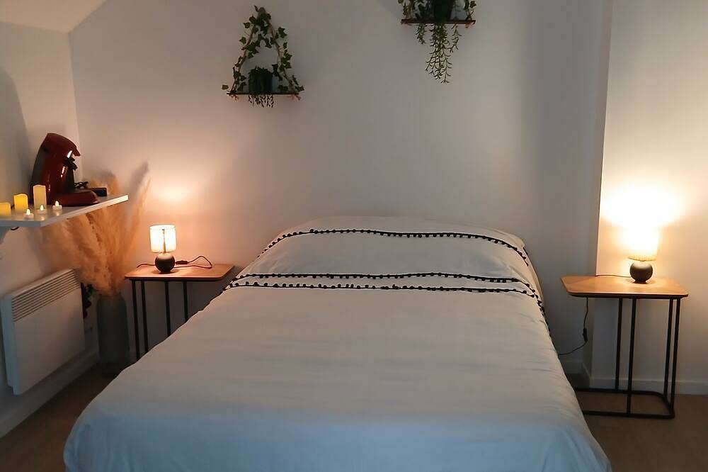 Entire apartment, Cosy studio terrace in Chartres in Chartres, Chartres region