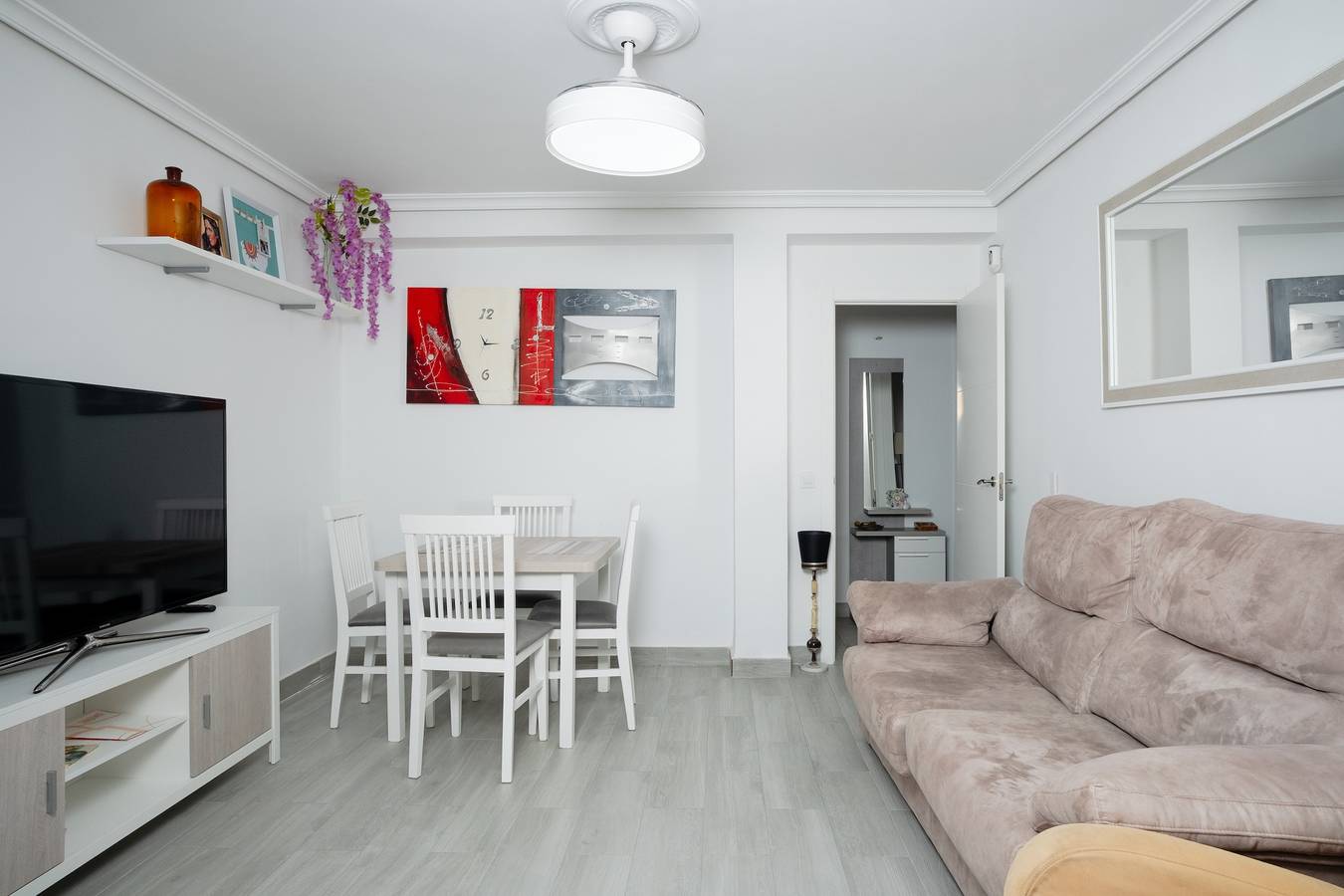 Ganze Wohnung, Ferienwohnung 'Piso En La Oliva Bien Comunicado' mit Balkon, Wlan und Klimaanlage in Distrito Sur (Sevilla), Sevilla