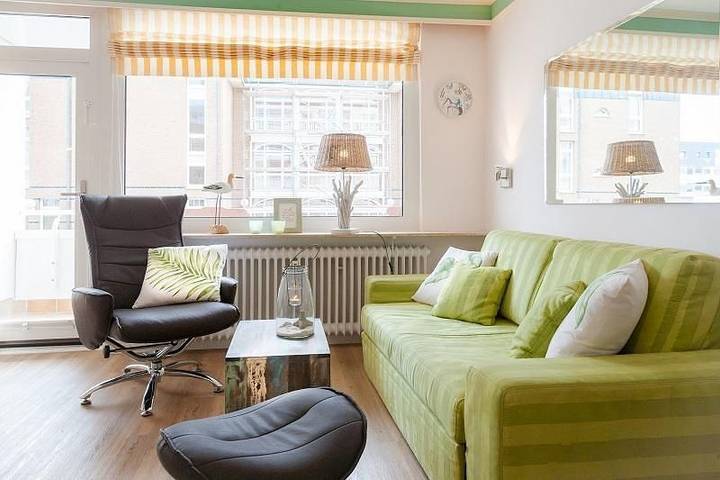 Ganze Wohnung, Haus Carmen Sylva, App. 9 direkt am Strand. 2-Zimmerwhg. mit Balkon in Westerland, Sylt (Gemeinde)