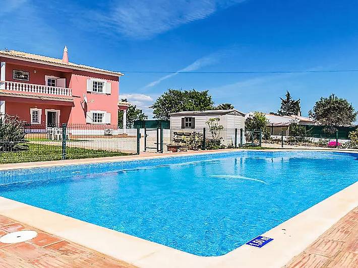 Location de vacances pour 8 personnes, avec piscine dans Alcantarilha