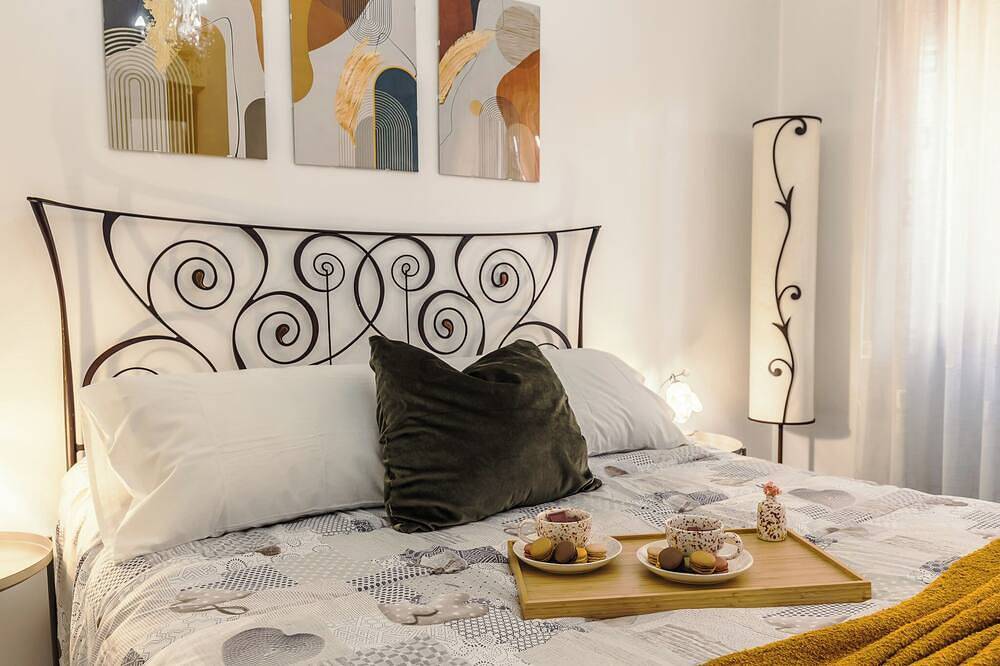 Entire apartment, 2 steps from Ciampino station, Rome in Ciampino, Via Francigena