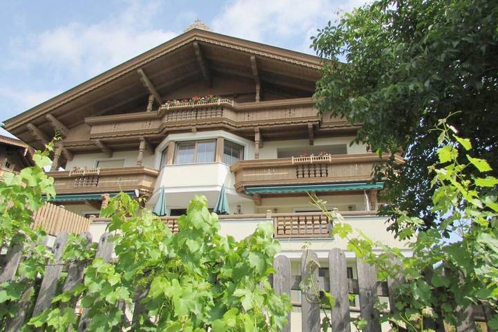 Ferienwohnung für 2 Personen, mit Balkon und Ausblick in Kaltenbach