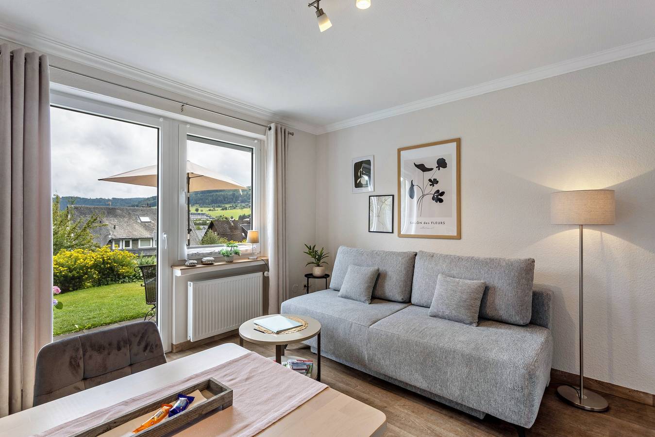 Ganze Wohnung, Ferienwohnungen Löwenstein Fewo 3 mit Privatterrasse, Gemeinschaftsgarten und Wi-Fi in Willingen, die Mittelgebirge