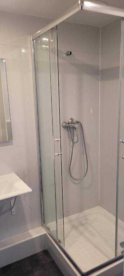 Hôtel pour 2 personnes, avec terrasse à Bourg-lès-Valence - 2