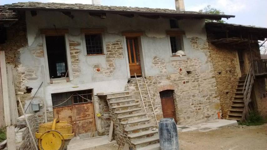 Gîte pour 5 personnes, avec vue et jardin, animaux acceptés dans Brossasco - 2